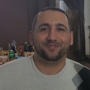 Надир , 44 года