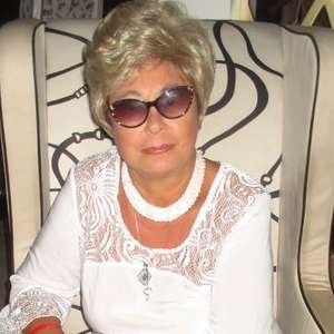 Надежда Казакова, 74 года