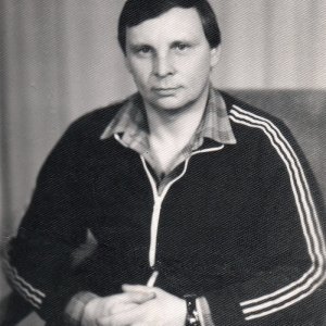 Николай комаров, 69 лет