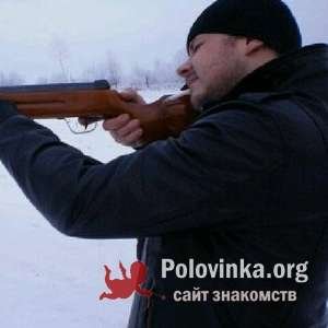 Al , 34 года