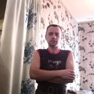 Artur , 44 года