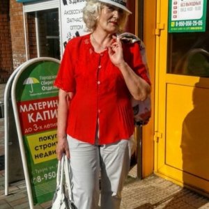 МАРИЯ Селюкова, 72 года