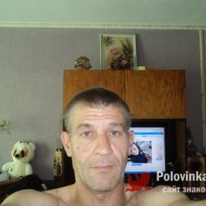 Евгений хомяков, 44 года