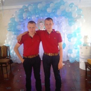 Близнята Полозов, 28 лет