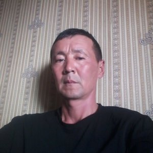 Дархан , 53 года
