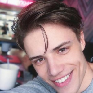 Денис максимчук, 26 лет