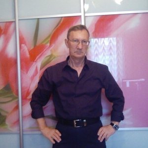 Харис , 66 лет