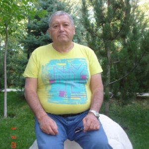 Акбар , 70 лет