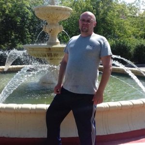 жену , 47 лет
