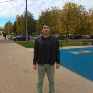 Мирбек Осмоналиев, 44 года