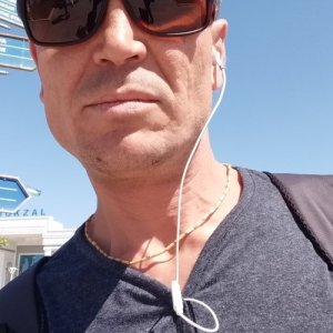 Юрий , 45 лет