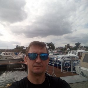 Максим , 44 года