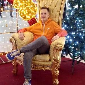 Денис , 24 года