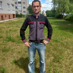 МИХАИЛ , 44 года