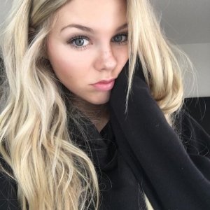 Лена , 28 лет