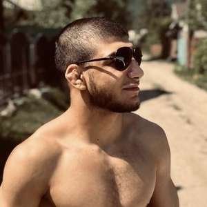 Гусейн , 24 года