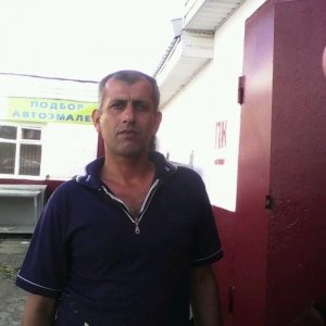 Али Алиев, 47 лет
