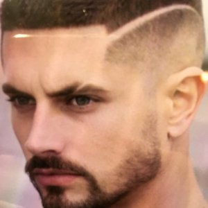 Артем Сухарев, 38 лет
