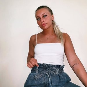 Lovisa , 37 лет
