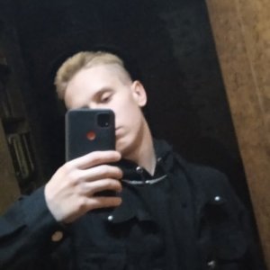 Козырьков , 22 года