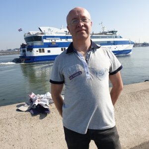 Dmitri , 59 лет