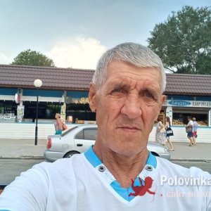 Двалера , 64 года