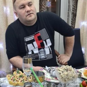 Надир , 41 год