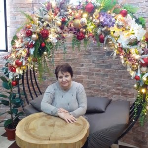 Зинифе , 64 года