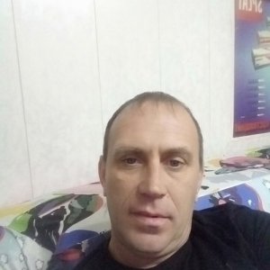 Роман Азаренко, 41 год