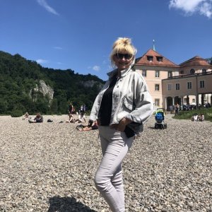 Лора , 63 года