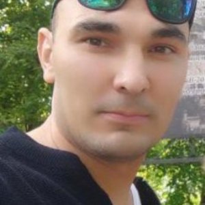 Даянов Ильяс Мунавирович Ильяс, 33 года
