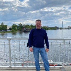 ау , 53 года