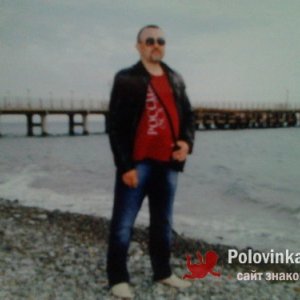 Витос , 49 лет