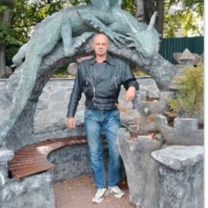 Артем , 42 года