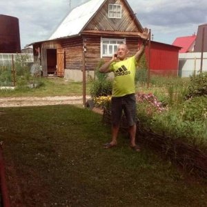 АНТОН Козырев, 44 года