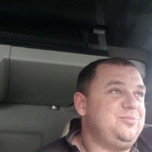 Robi , 33 года