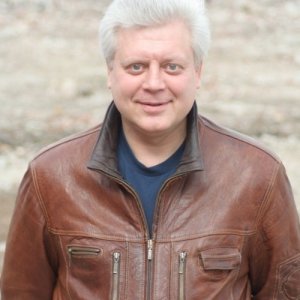 Геннкдий , 61 год