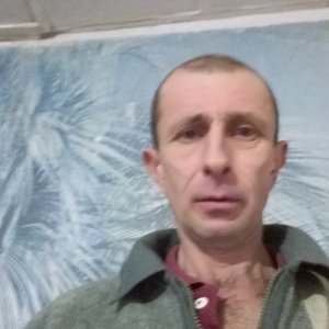Анатолий , 44 года