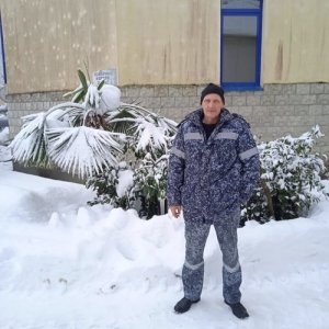 Эдуард Максимв, 56 лет