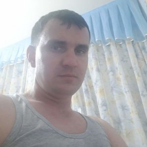 Александр антонов, 32 года