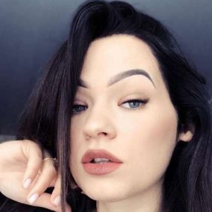 Эля Артёмова, 27 лет