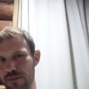 Sasha Суров, 41 год
