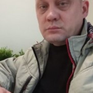 Павел , 42 года