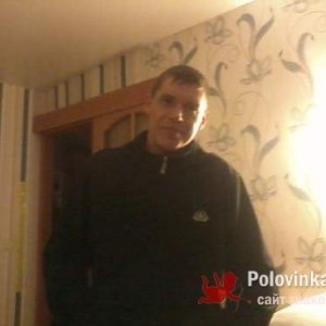 Паша Гуляев, 42 года