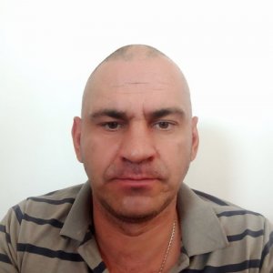 Oleksii , 42 года