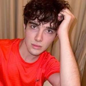 Арсений , 19 лет