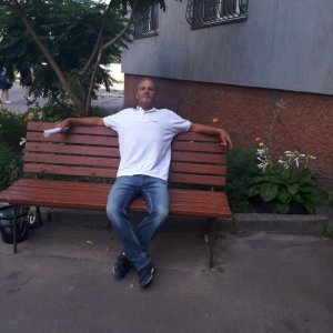 Анатолий Бондарец, 51 год