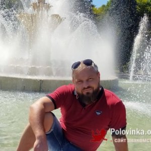 Alex , 44 года