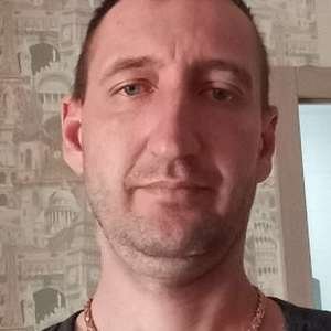 Igor , 44 года