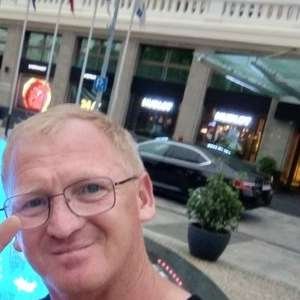 Анатолий , 44 года